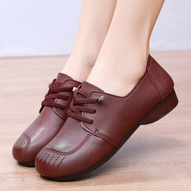 Zapatos de madre de mediana edad (piel)