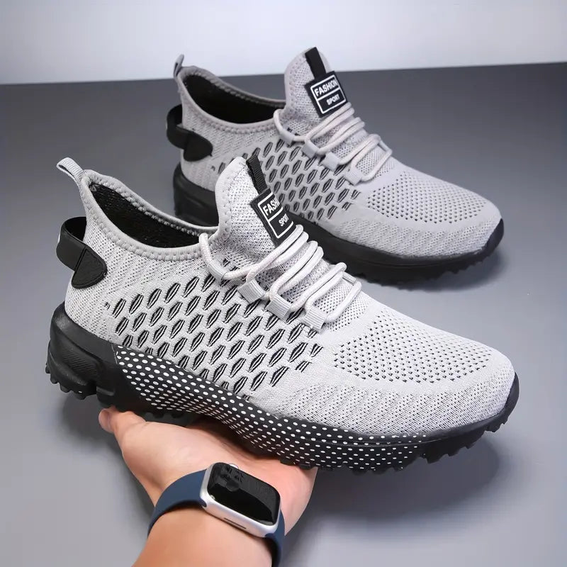 Nuevos zapatos de malla transpirable.