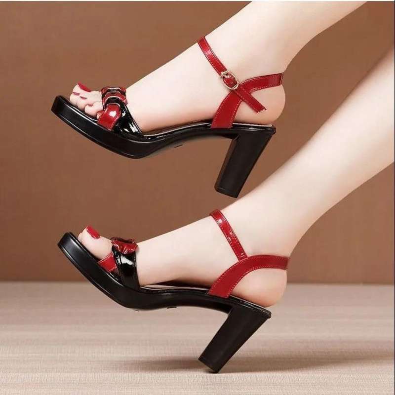 sandalias peep-toe de tacón grueso