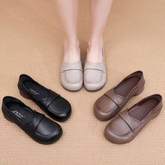 Zapatos de piel con suela blanda y tendón de ternera.