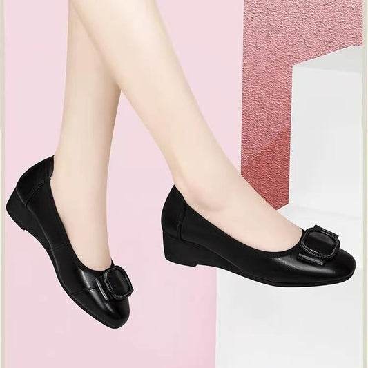 Zapatos de piel con tacón de cuña de nuevo estilo