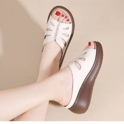 Nuevas sandalias de cuña