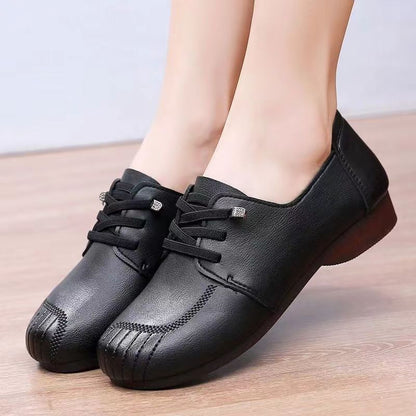 Zapatos de madre de mediana edad (piel)