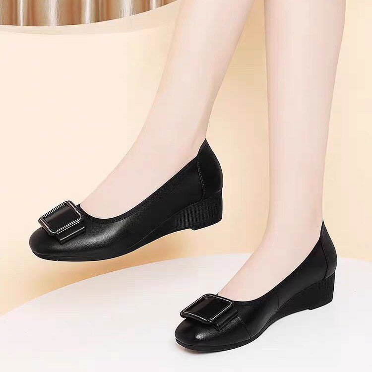 Zapatos de piel con tacón de cuña de nuevo estilo
