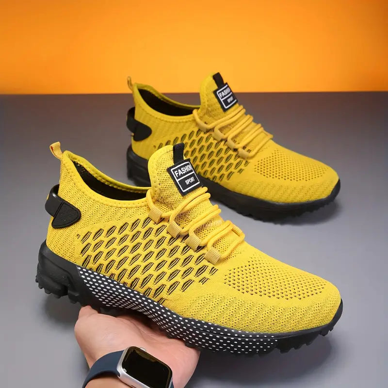 Nuevos zapatos de malla transpirable.