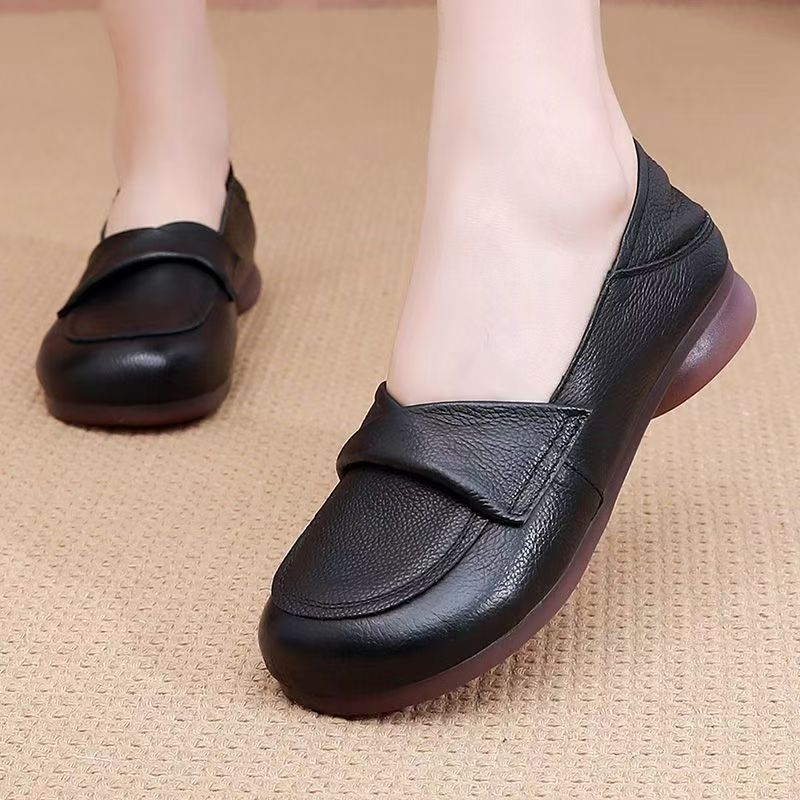 Zapatos de piel con suela blanda y tendón de ternera.