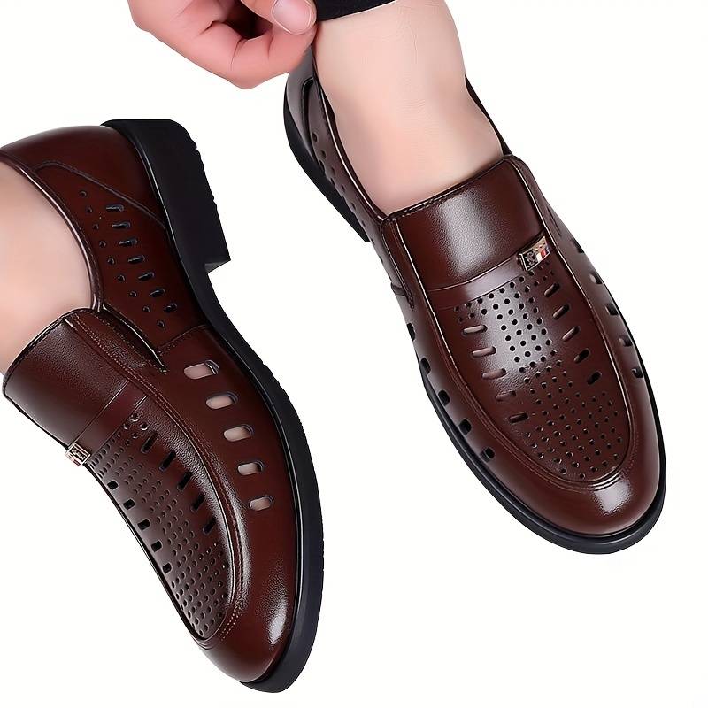 Zapatos de negocios antideslizantes resistentes al desgaste para hombres.